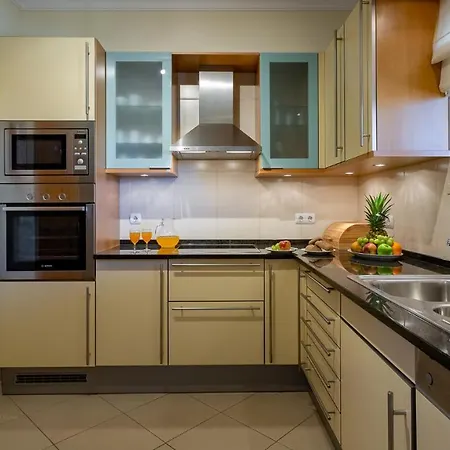 Greice Homes-luxury 2 Bed En-suite With Pool & Golf View *