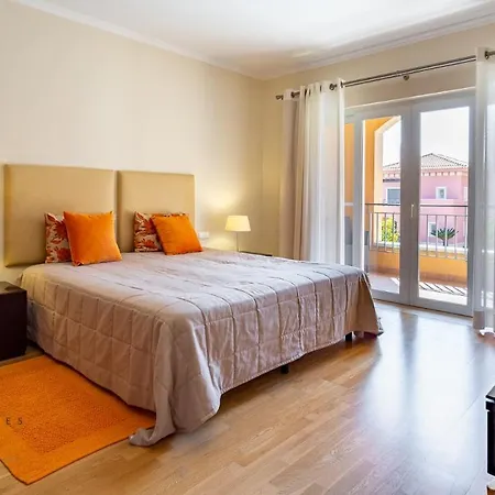 Greice Homes-luxury 2 Bed En-suite With Pool & Golf View