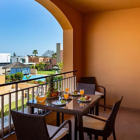 Greice Homes-luxury 2 Bed En-suite With Pool & Golf View